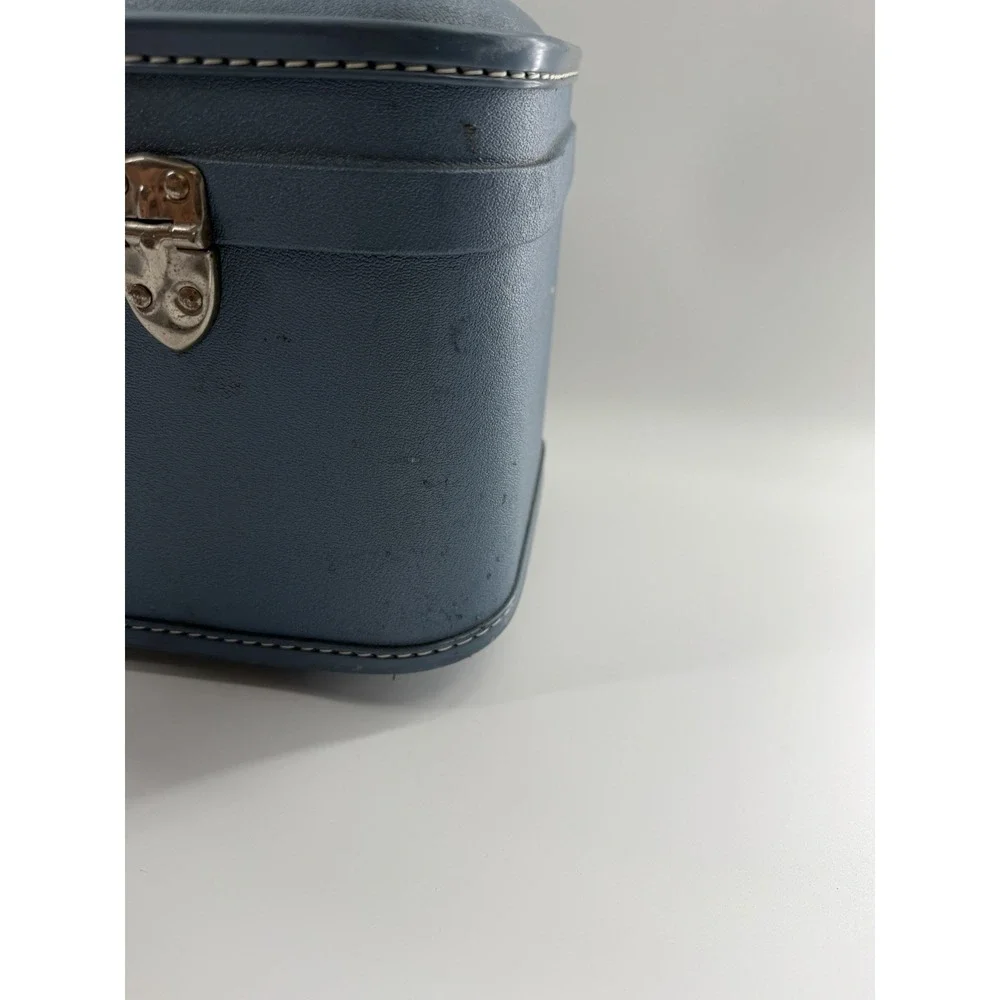 Vintage Wheary Train Case Travel Cosmetic Hard Luggage Suitcase Blue Retro